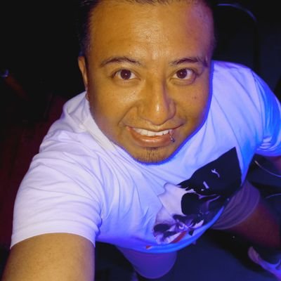 Bienvenidos amigos, espero hacer muy, pero muy buenas amistades, ojalá nos llevemos lo suficientemente bien, les mando un fuerte abrazo, aquí andamos...