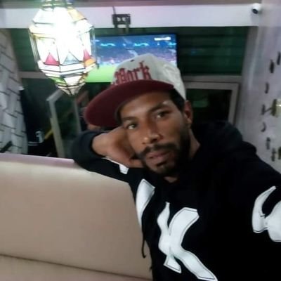 ليس كل العواصف تاتي لعرقلة الحياة بعضها ياتي لتنظيف الطريق.
يعز على الانسان ان يمشي سبلا لا يرغبها ولكنها الحياة
وتطن انك حرمت والحق انك رحمت