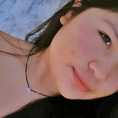 7Karllah's profile picture. Me sigam 
 Instagram@karllah.km7_
💕