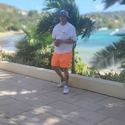 PvsRay's profile picture. #HighKlässRäxhet
#HFTKfounder
#GirlDad 
#iFollowBack
Bad Man Records...Cuz I Ain't Not Boy...😩Get It?   *Can't Hault Won't Hault 
(Dnt Block Me)