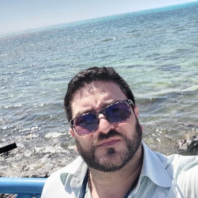 Daniel para el mundo; Felipe para la familia. Periodista bogotano, santafereño. 'Me gusta la gente simple, aunque yo soy complicado'. Opiniones personales