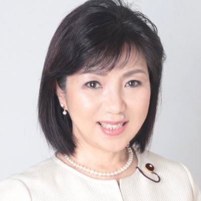 世田谷区議会議員（7期目・無所属）の田中優子です。趣味：ソウルダンス・タップ・合唱・ゴルフ・ボウリング・映画鑑賞・温泉・グルメ。元シンクロナイズドスイミングの選手。中学校教員、タイ語・日本語教師を経て1999年〜世田谷区議。 https://t.co/euudi5zlBE