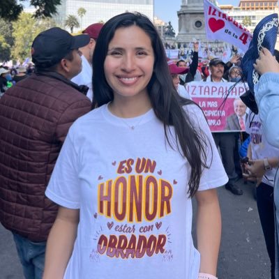 Soñadora que lucha por cambiar el mundo | enamorada del #DF | La vida se ve más bonita en IG, también pueden seguirme ahí: @nancybalderash