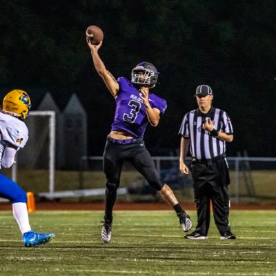 @BuilderFootball Alum || QB Coach @ Kauai High School || Kauai, HI