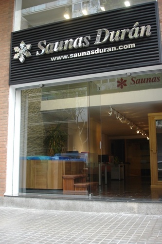Fabricación, venta e instalación de saunas de interior y exterior Equipos generadores para Baños de vapor y productos wellness.
#barcelona #saunas #baño #vapor