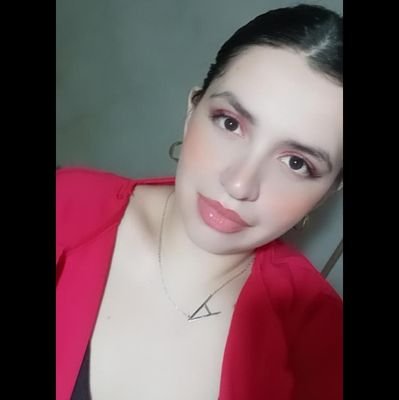 Mamá de Valentina 👧
MakeUp Lover🥰🖌️
Feminista💚
Corazón y pura esencia 🎶