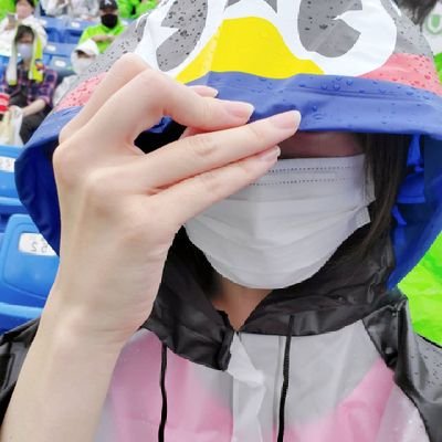 ヤクルトスワローズ🐧。☂️🐧嶋さん激推し#73🏆️基本箱。その他#1、#50、#55、#2896。無言フォロー🆗。フォロバきまぐれ。無言フォロー失礼いたします🙇‍♂️
必要なご連絡以外基本DM❎です。
※シーズン中や試合中TLうるさいです。
バスケはアルバルク東京🐻🏀@oshin_alv