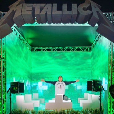 UliIbarra23's profile picture. AMANTE DEL ROCK-METAL, COLOCOLO MI LEY, GARRERO(OLD 🤟) AVECES FILOSOFO. SOŃADOR, COLECCIONISTA, AUNTENTICO Y UN GRANDE DE VERDAD... PARA EL PESAR DE MUCH@S.