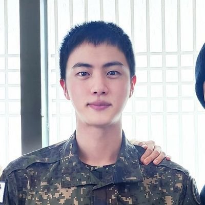 suuperjinnie's profile picture. a person who loves seokjin so much.💜