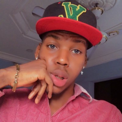 international boy 🌎✈️ skinny daddy of port Harcourt 🔥 dog love 🐕 promoter 🚀 IG: iam_kid_dexter 🖼️