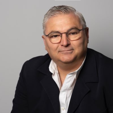 Alcalde de Alconchel. Licenciado en Historia. Arqueologo. Master en Administracion y Direccion de Empresas.