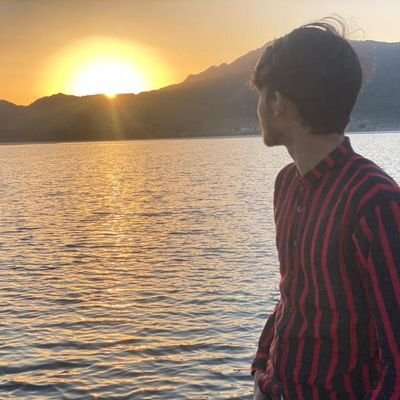 kashmiri46's profile picture. تمہارے لئے کتاب کا حصّہ ہوگا کشمیر،  میرے لئے ایمان کا حصہ ہے کشمیر 🍁
