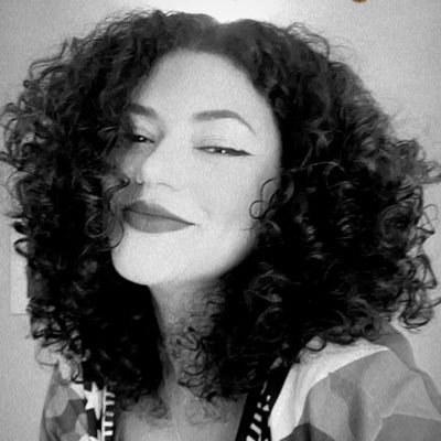 julianavq's profile picture. tudo depende da lua