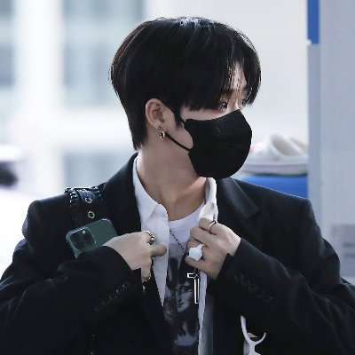 𝐌𝐌⠀ ⠀◍⠀ ⠀being teume's favorite Park. jail, eye smile, and charge of being adorable 🐼. second slice, and leader for #treasure —mate, Park Jihoon.