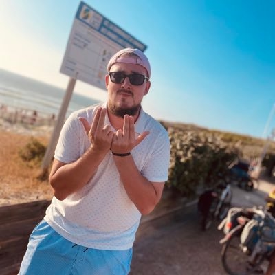 _Remss_'s profile picture. l'melange entre Jesus et Peter Pan c'est oim , perdu entre realiter et Cake au chocolat . J'suis la version 2.0 de Susan Boyle