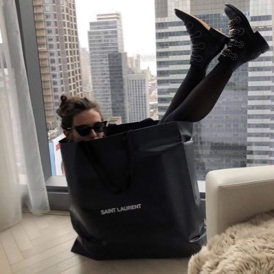 autumnwithred's profile picture. 