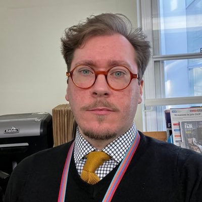 Librarian-in-waiting | history, books, visual culture, sci-fi | tweets are my own | he/him | 📚🖼🖖🏳️🌈
