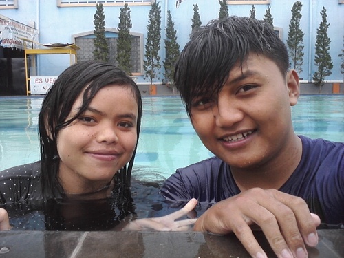 robbyhendriansy's profile picture. saya orangnya humoris dan tak suka banyak bacot

dan gampang akrab