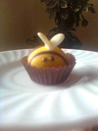 zmaychek's profile picture. Da nije ovog twittera bila bih prilicno neobavestena a i redje bi se smejala na glas.