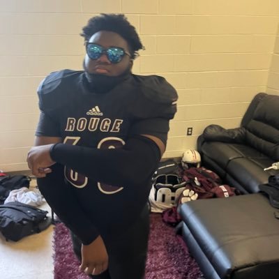 Jerraile Scott/river rouge high school/2024⭐️defense lineman/5’11/265/+1 (313)-290-8090