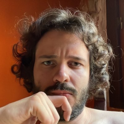 Sound Designer for Video Games and stuff Argentino. Verlo a Manuk tomando soda y mearme de la risa. Rulos. INSTAGRAM: @rc.sounddesign