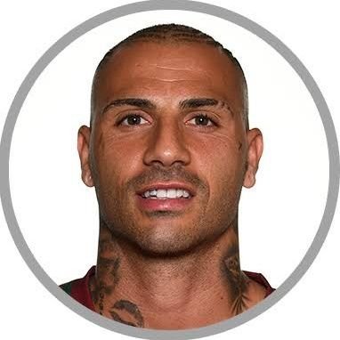 Beşiktaş Süleyman Seba Real Madrid Quaresma Eminem C.Ronaldo Rafael Nadal Sezen Aksu Sergio Ramos Torres Marcelo Jason Statham Sherlock ve Prison Break Hayranı