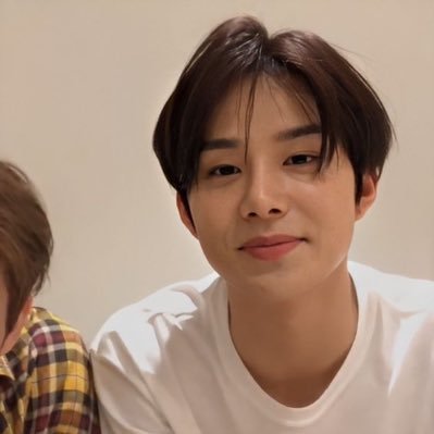 leeknwm's profile picture. — thinking about kim jungwoo! @you_can_stay