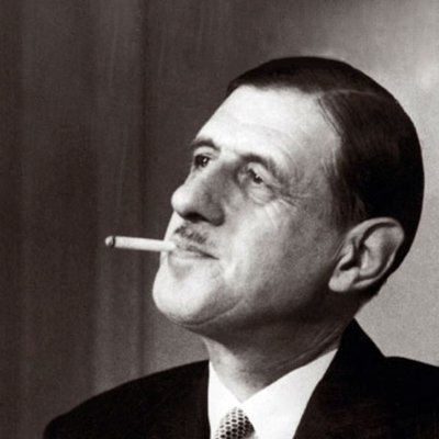 Souverainiste compatible avec les deux extrêmes politiques.
Le centrisme Européiste devrait être leur ennemi commun.