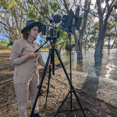 @ABCRural reporter based in the Riverland.🍇🍊
Vice Chair @RiverlandYouthT 🎭 https://t.co/WDEt0ITZev 
Got a story? 📧Berlage.Eliza@abc.net.au 🏳️‍🌈they/she