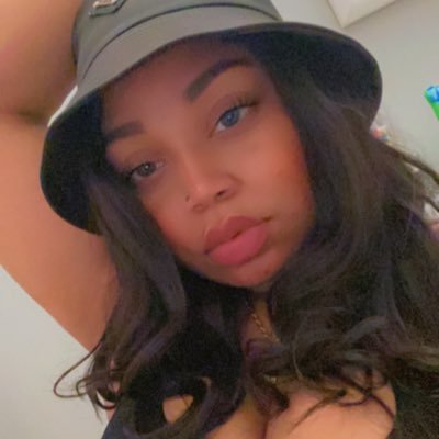 HBIC_YellaBishB's profile picture. Staying In My Own Lane, Counting My Own Change 💅🏼