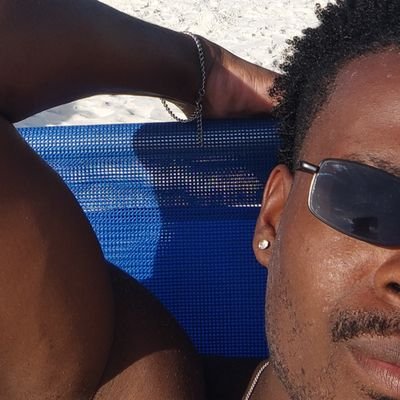 igorfullbring's profile picture. 24y  
Modelo aqui de casa e reclamão profissional nessa rede social
@flamengo
@UFRJ