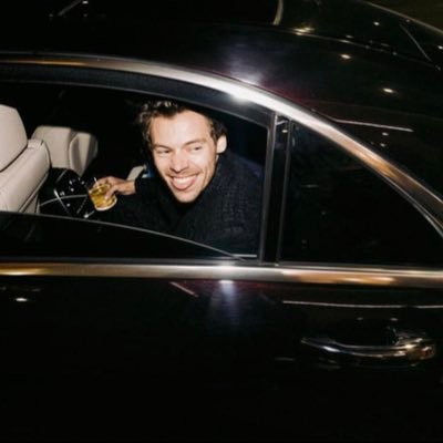 harryflower17's profile picture. 🕸