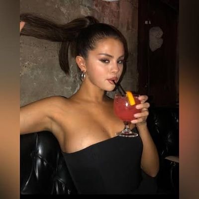 Selena Gomez Stan 🗣️

Kill 'em with kindness
Kill 'em with kindness
Go ahead, go ahead, go ahead now✨