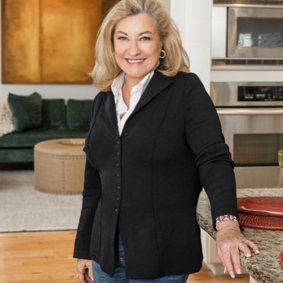 Enthusiastically serving Marin clients- 35 years and over 800 properties there are no surprises. Patti has sold more listings than 99.4% of Marin agents