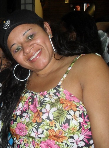 Sou doce, dengosa, fera, guerreira, felina, amiga, amorosa, carinhosa, sou o que quero ser, o que posso ser, sou o que faço, sou feliz agora.