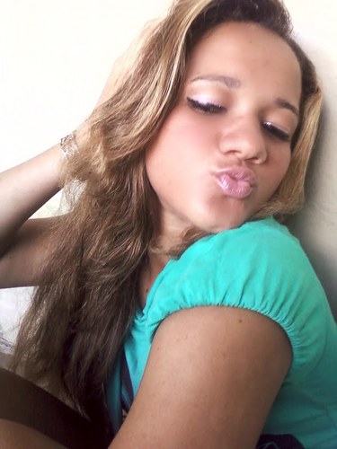 Flamenguista,Adoro fazer novas amizades,Amo #BreakDance , Amiga de @Lucyellici , Segue que Sigo de Volta . =]