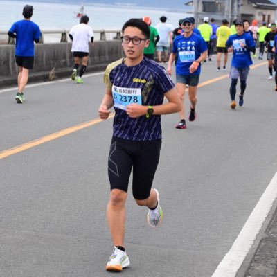 97’ (25) 📷写真撮ったり、🏃‍♂️走ったりしている保育士📛 ◉自己ベスト◉...フル3:08’04(社2)/ハーフ1:23’25(社3)/ /※シューズ沼に浸かっている住人なので、シューズに関することを多めに呟いています🙇‍♂️