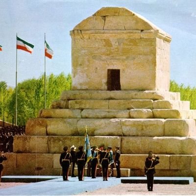 ما برای حفظ ایران خونها داده‌ایم. جانم فدای ایران ، جانم فدای خاندان پهلوی. 
جاوید شاه _ پاینده ایران
درود به شاهنشاه رضا شاه دوم پهلوی سوم
@pahlavireza