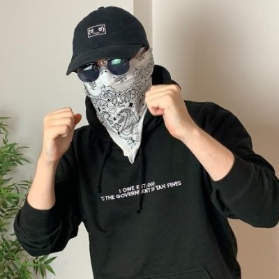 Memeulous is a social media celebrity from England. Memeulous is mainly a YouTube content producer who has two platforms. He is well-known for his parody.