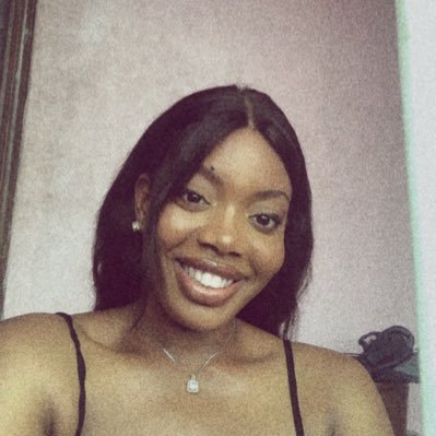 Valeriechukwu's profile picture. Anti-social butterfly 🧚🏻 || Student Dietitian