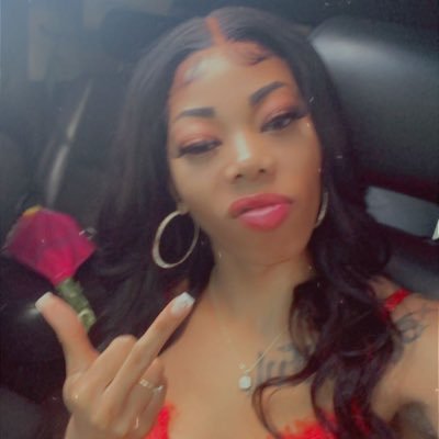 Pinklipz1989's profile picture. 