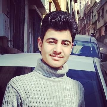 مسـلمـ،
مـن بـلـاد الشـآمـ ، مقـيـمـ فـي بـلـاد الـإسـلـامـ (•)