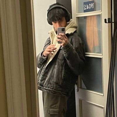 laighhh's profile picture. i am my own god