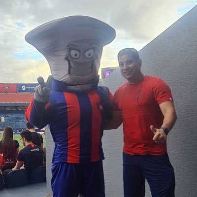 Asadero 💯x💯
Cervecero 🍺
Futbolero⚽️
FANATICO del Gigante CERRO PORTEÑO