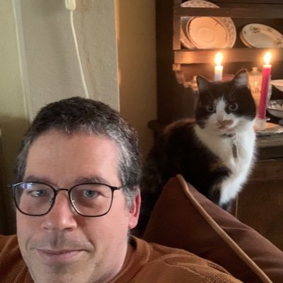 Bezeten door sociale rechtvaardigheid, kerken en katten. Gentenaar. Leerkracht RK godsdienst en geschiedenis. Voor awkward dingens: harkovdl op fb, insta & TT.