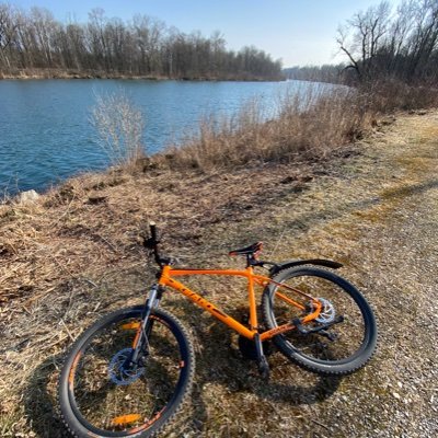 double_drop_f's profile picture. 🎸 🎹 🎶 🐶 🚲 💻 📚 🎥 🌊 🌳