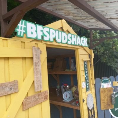 #SpudShack is where we sell what we grow @ballymakennyfarm Come for the Spuds & SpudChat  😍 A92 V30Y  DRIVE THRU OPEN Mon - Fri 9am till 5pm. Saturday 10-4pm