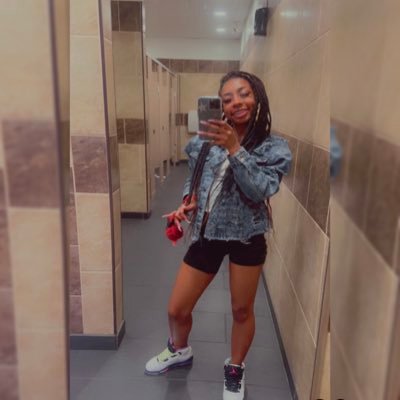zcc👩👧 | owner of NakOut Sweetz LLC | taurus.libra.cancer | 020318