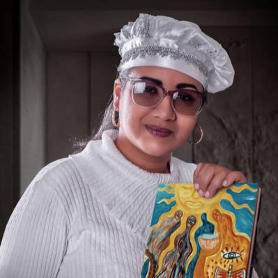 Cubana. Filóloga. Me gustan los instantes, las vivencias, lo único e irrepetible. Adoro la poesía y la literatura. Amo el arte y la verdad, lo auténtico...