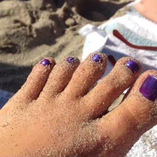 Selling feet pics and videos. 25 and love the beach + yoga. Size 7. DM your request♡// Verified on OnlyFans: https://t.co/V3GuuSvNJM
